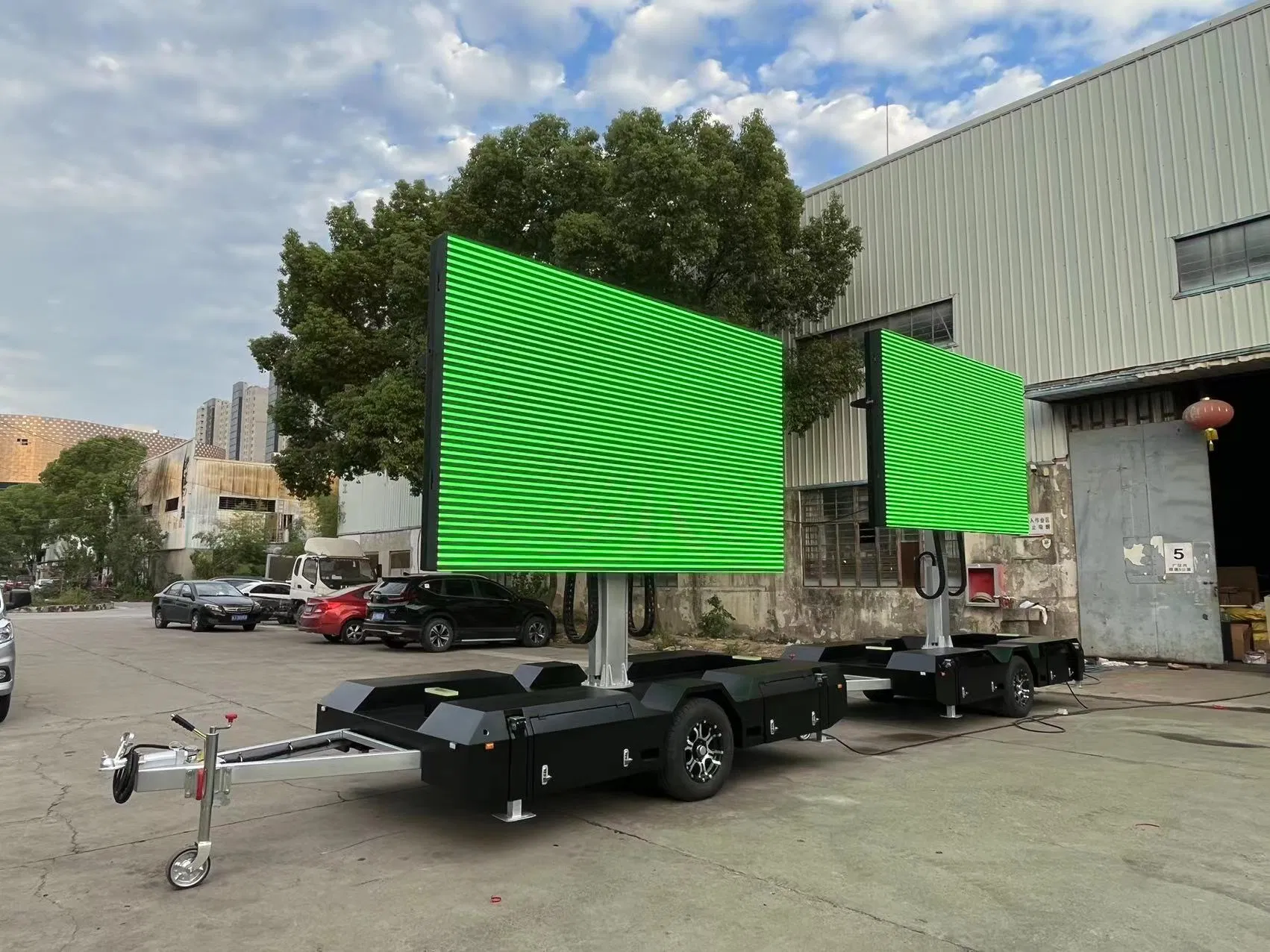 P8 Solar Mobile LED Truck Car Automatic Advertising LED Display