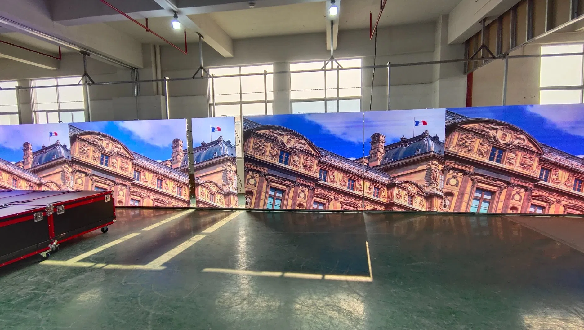 Indoor and Outdoor Full Colour P3.9 LED Display Screen for Rental