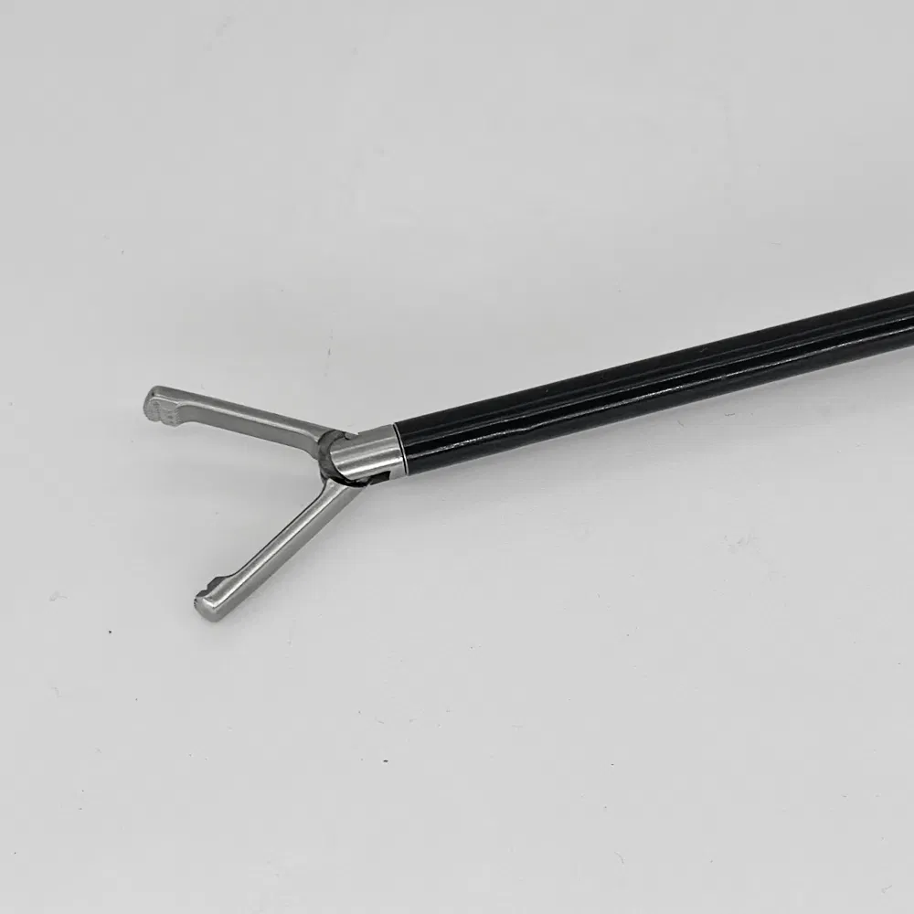 Single-Use Disposable Manual Laparoscopic Grasping Forceps - Sterile Precision Instrument for Complex Abdominal and Gynecologic Surgery