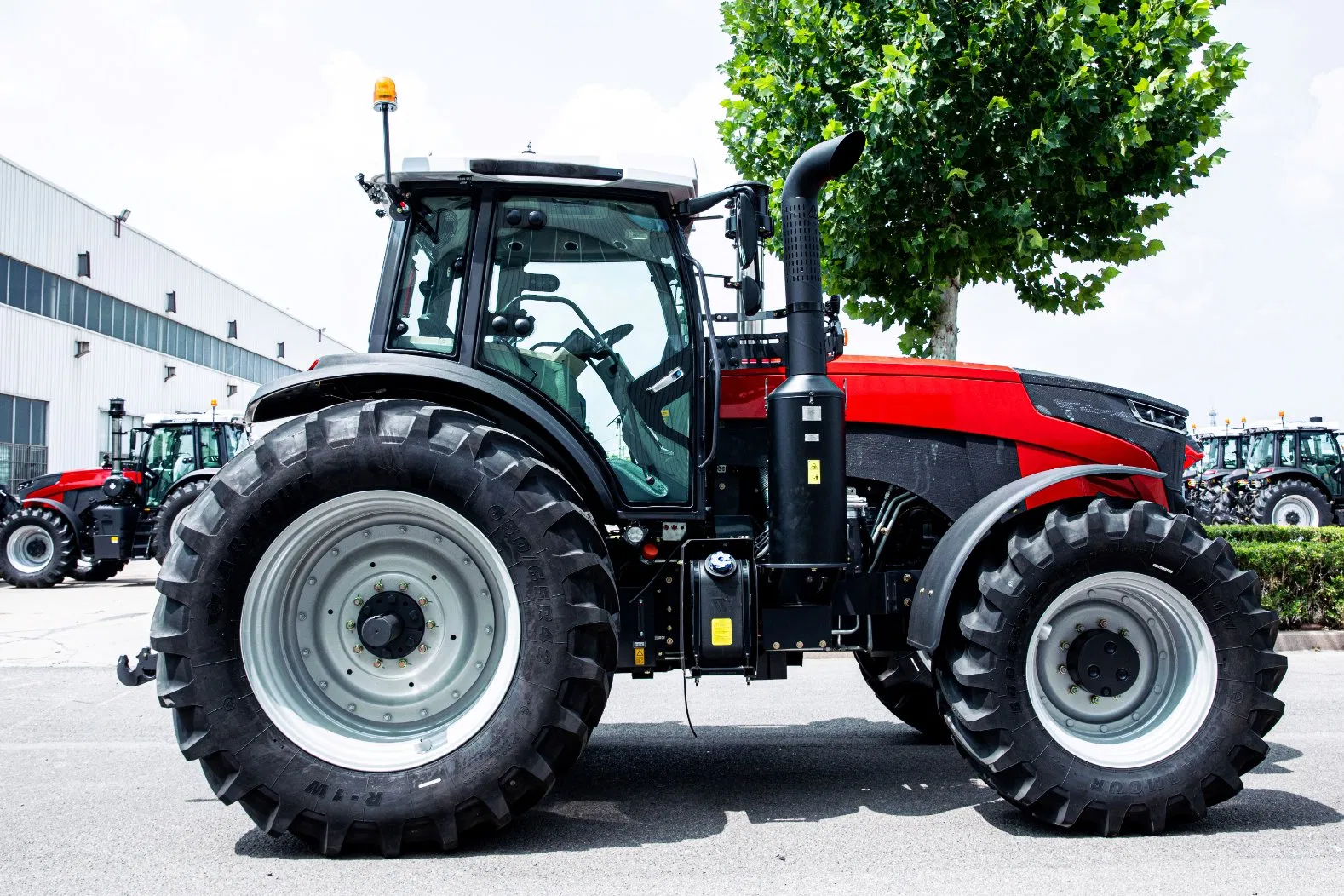 High-Performance 260HP Quantum Sensor Tractor for Soil Health