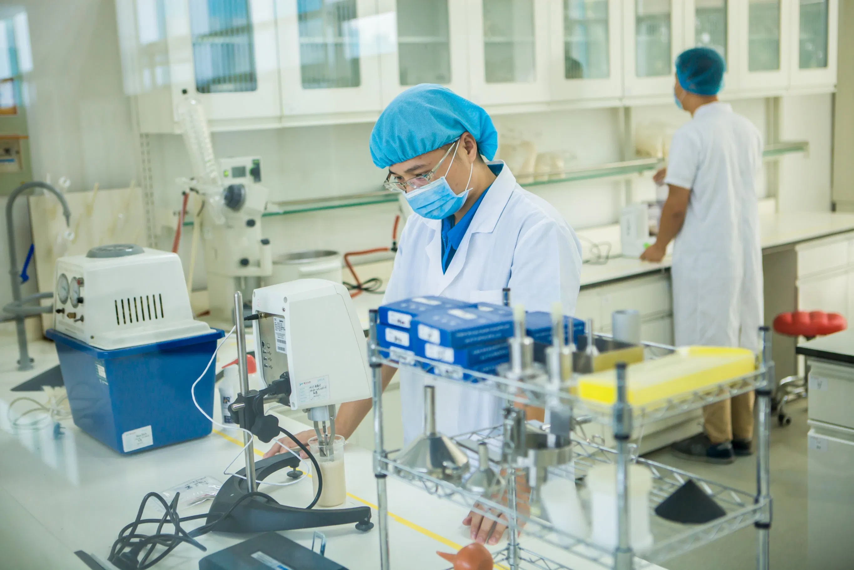 Source Factory High Quality Non-GMO Soy Bean Protein Isolate with High Dispersity for Food Processing Raw Materials Energy Bars and Nutrition Bars