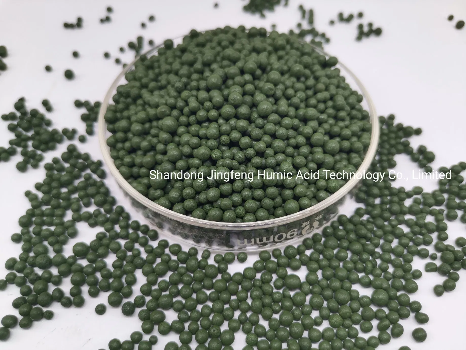 Organic Fertilizer Humic Acid Granule Shiny Granules Amino Humic Agrochemical Fertilizer Granular