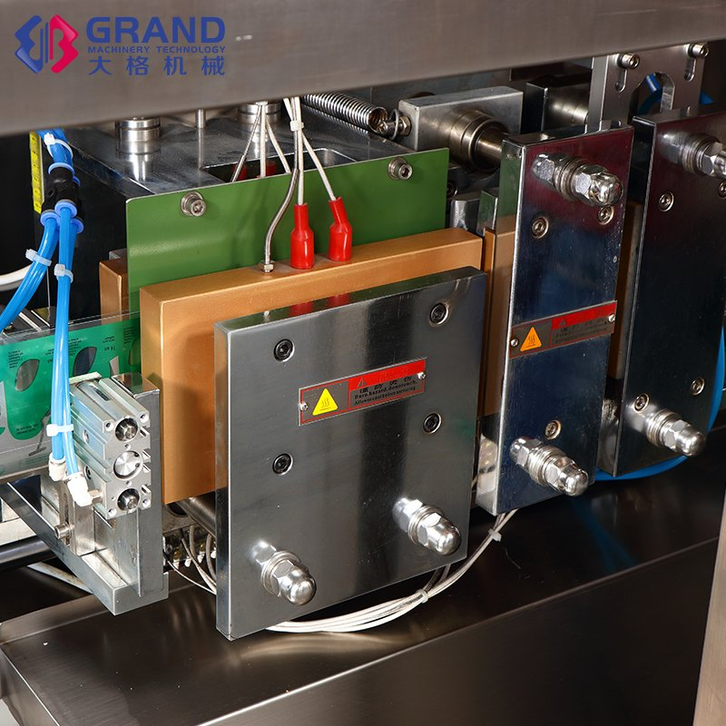 Ggs-240p5 Mini Olive Oil Packaging Machine Plastic Bottle Forming Filling Sealing Machine