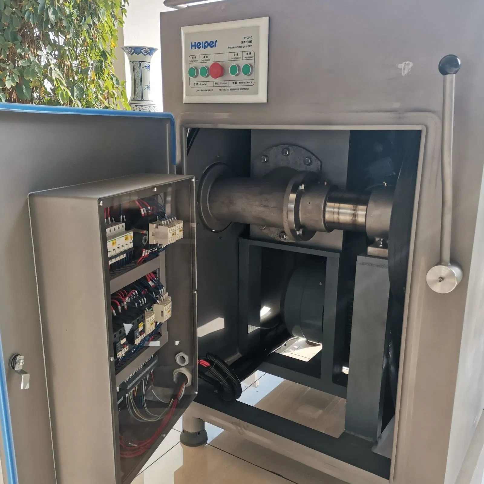 Premium Frozen Meat Grinder for Efficient Food Preparation