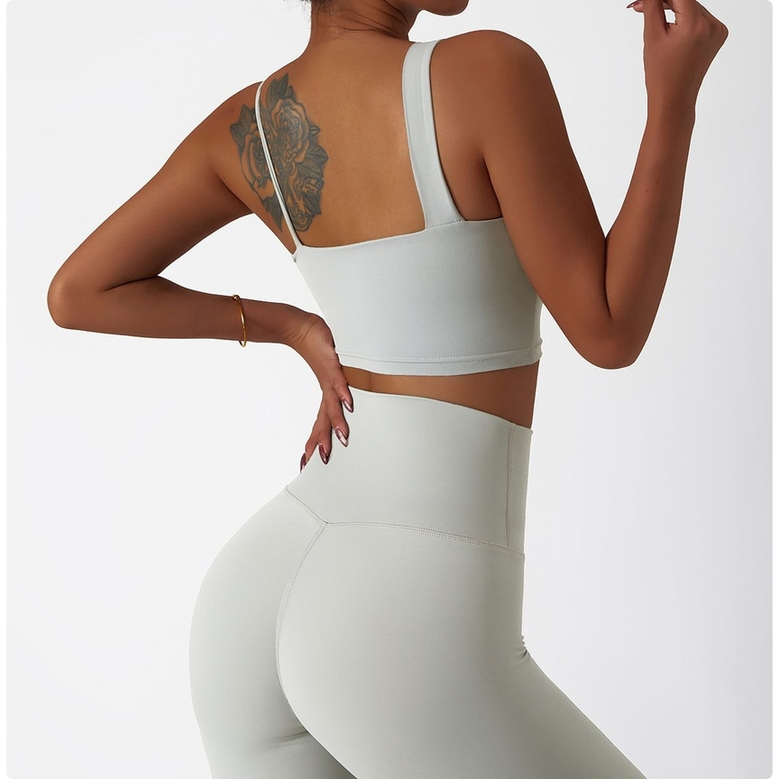 Lightweight Feathery Fashion Yoga Bra Gym Wear Sex Yoga Bra Ladies Yoga Vest Yoga Sports Bra for on-The-Go Workouts