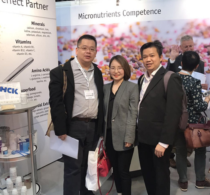 Le-Nutra team at ingredients trade show