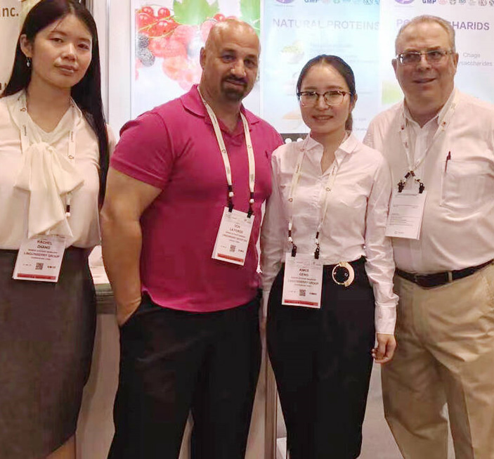 Le-Nutra team meeting buyers at trade show
