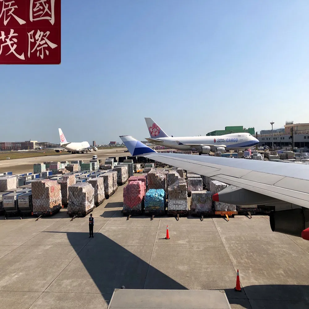 P V G-L a X Door to Door Air Freight From Shanghai in China to Los Angles International Airport in The Us