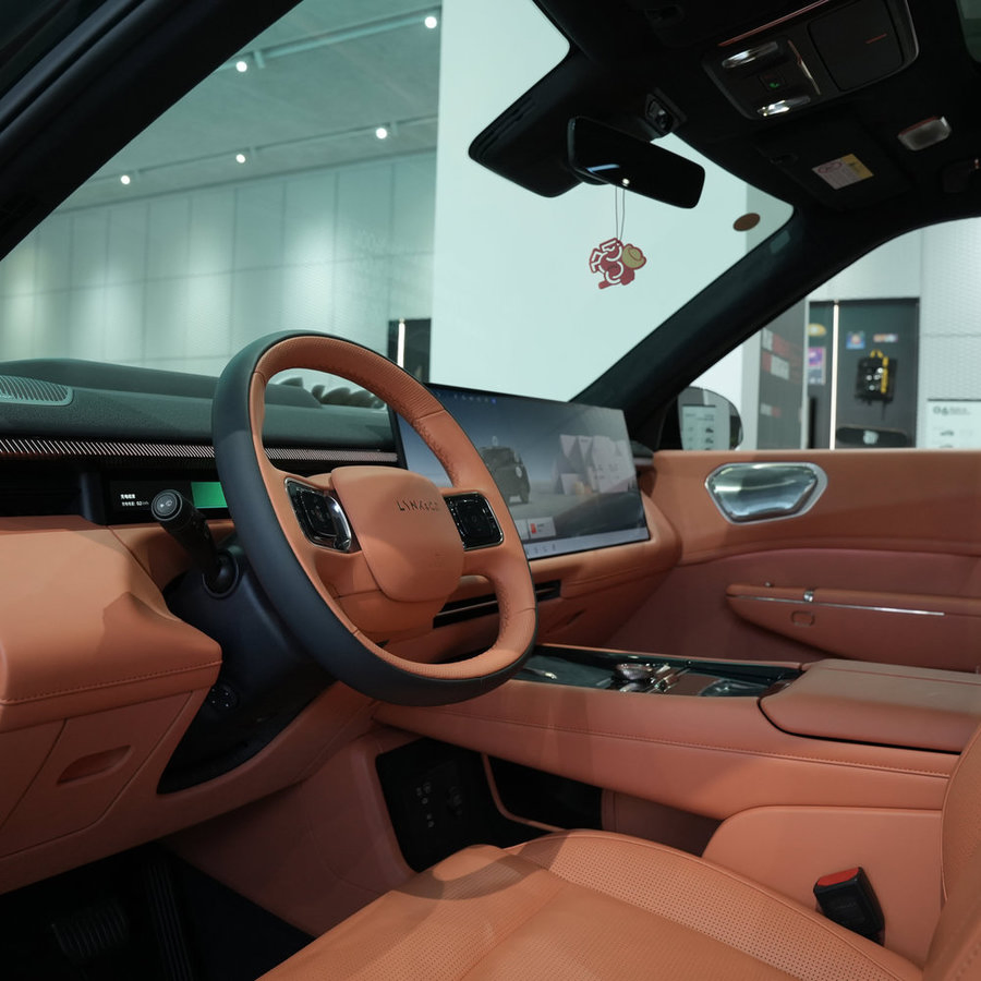 Export License Lynk &amp; Co 900 Flagship Phev SUV for VIP Business Transport