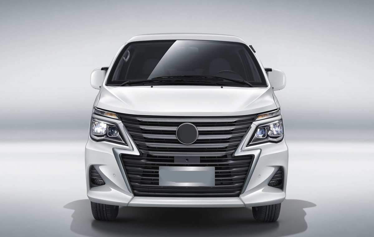 Hot Sell Basic Model 190 Horsepower 1.5L Gasoline 7-Seater Manua Minivan