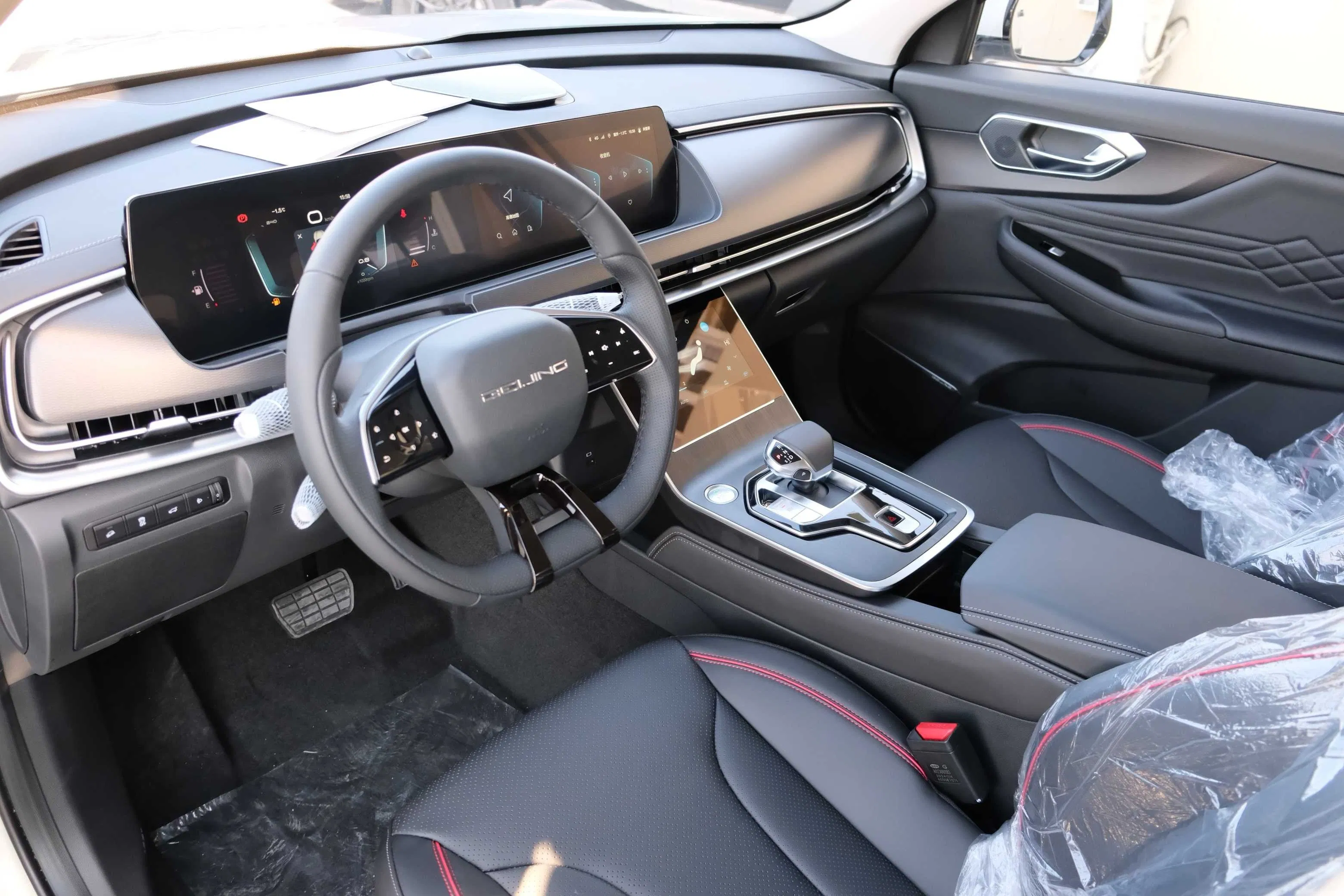 2023 Hot-Selling Second-Hand Beijing X7 Left-Hand Drive 5-Seater High-Quality 1.5td DCT Premium SUV for Family Use Gasoline Car