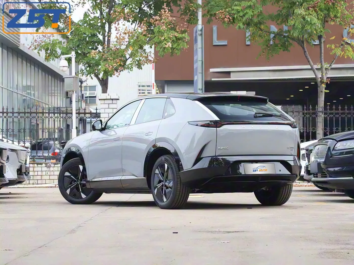 Made in China Changan Mazda Ez-60 SUV, Automatic, Five-Door, Five-Seater, Hatchback, 600 Km Range at High Speed, New Energy SUV