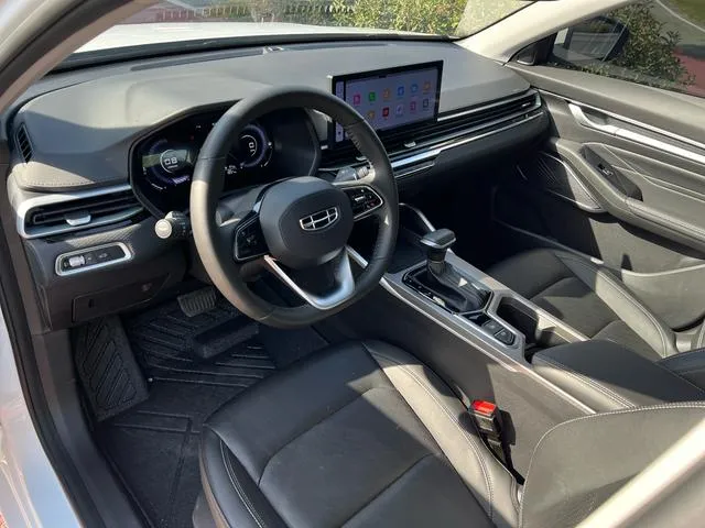 Geely Emgrand View 3