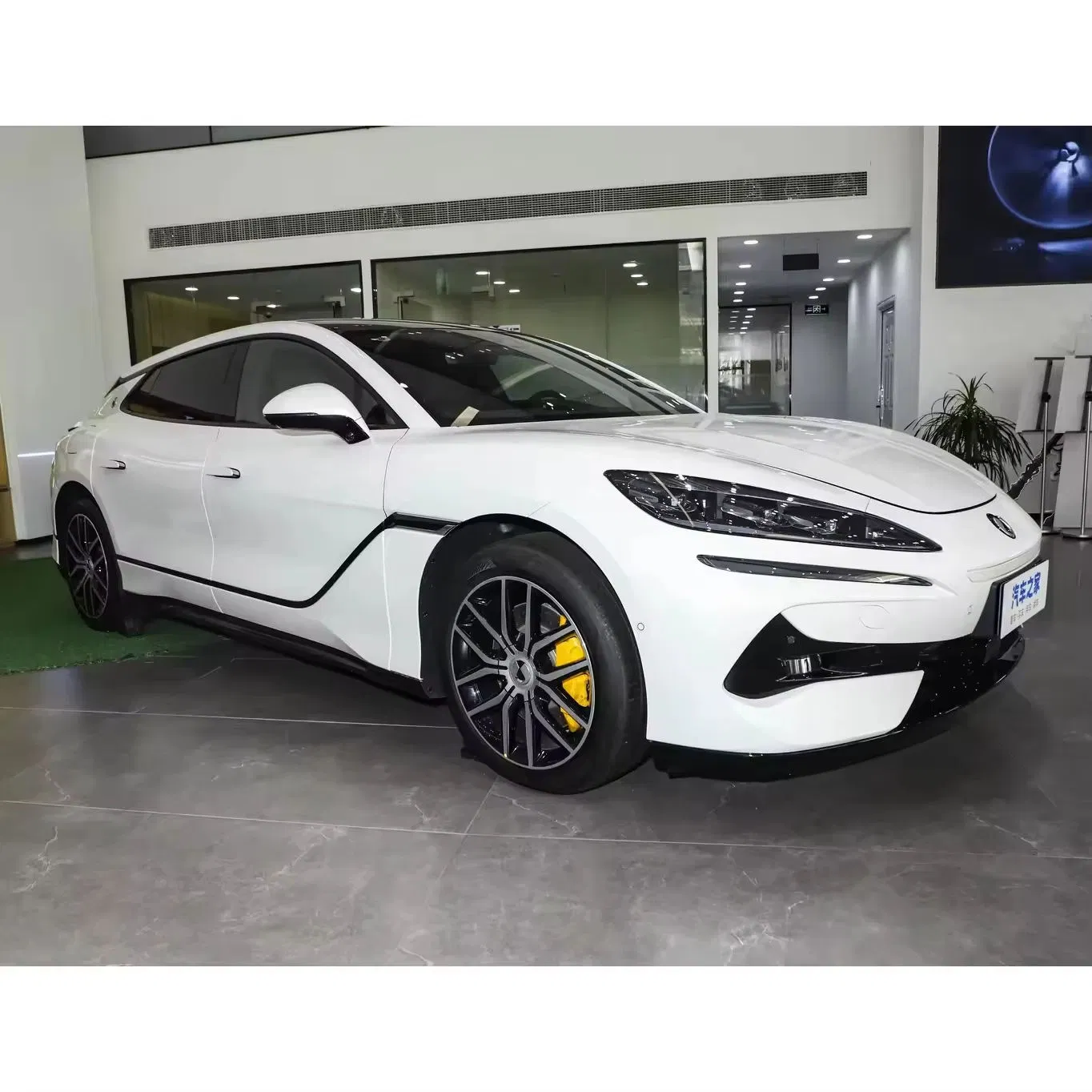 Denza Z9 4WD PRO 1100km Long Range Hatchback Electric Car Plug in Hybrid EV Car