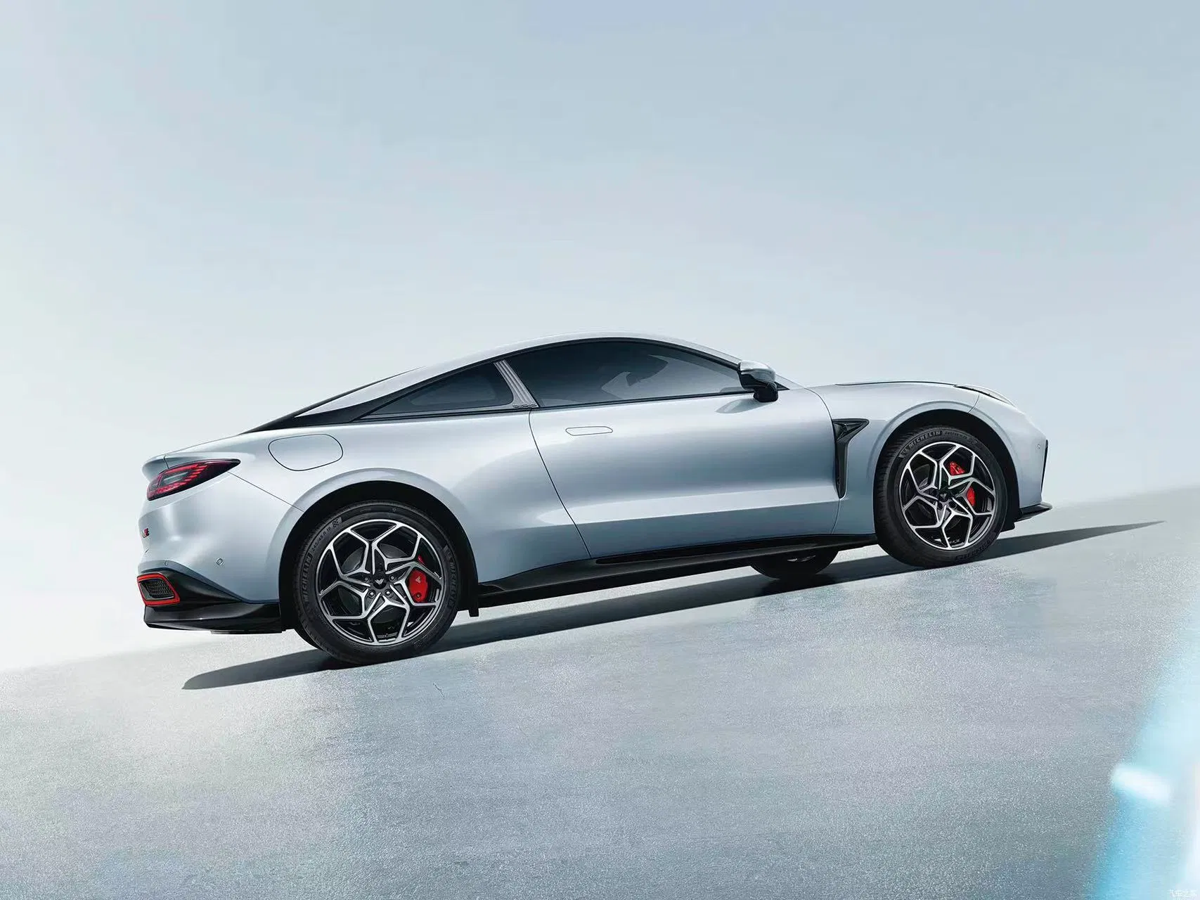 Neta Gt 2023 EV Coupe High-Performance Electric Sports Car