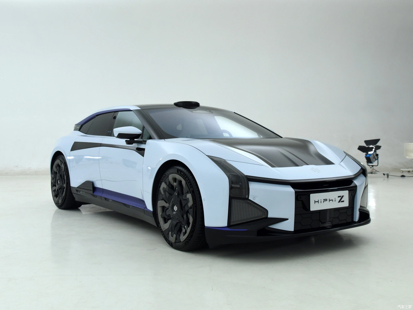 Hiphi Z EV 4WD Sports Electronic SUV 720km Endurance 120kw Battery 820n. M Torque 4 Door 5 Seats EV Car 2023 Version Spot Wholesale