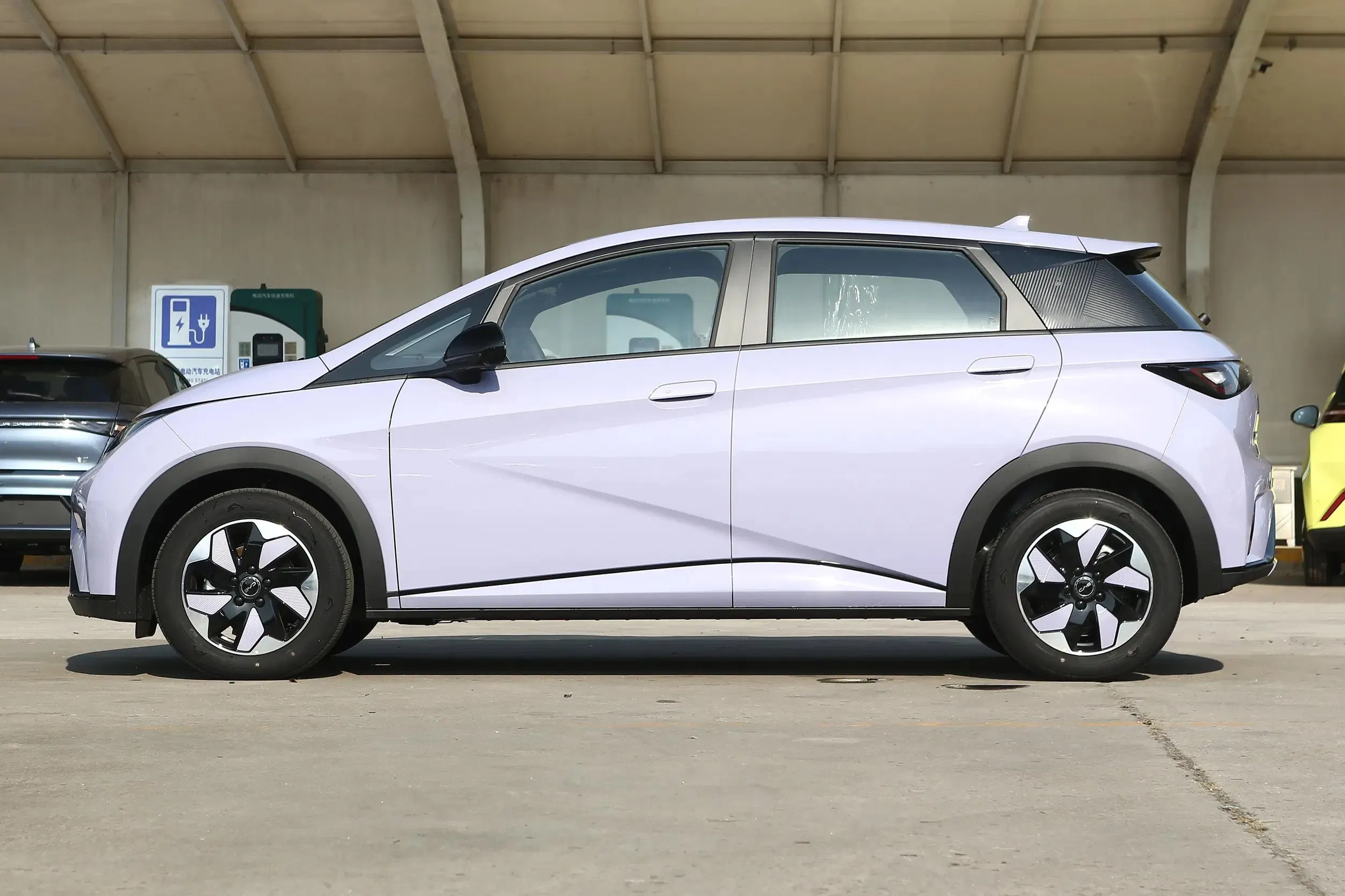 Byd Dolphin Electric Hatchback Innovative Technology Exceptional Comfort Urban Driving Experience Sustainability