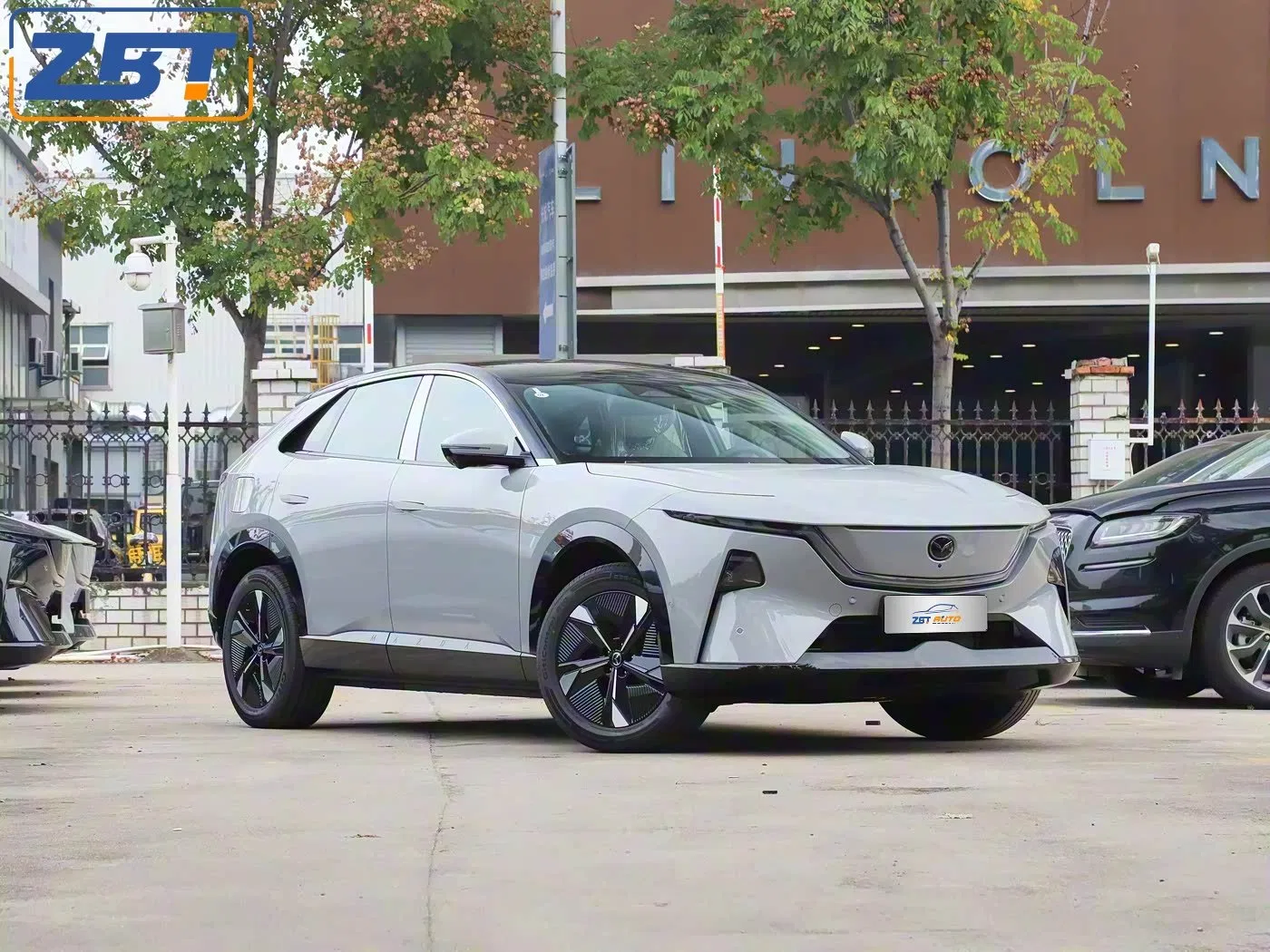 Made in China Changan Mazda Ez-60 SUV, Automatic, Five-Door, Five-Seater, Hatchback, 600 Km Range at High Speed, New Energy SUV