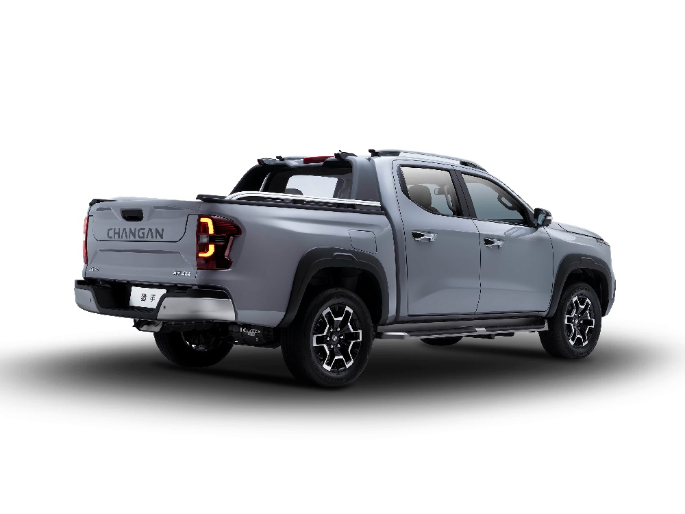 Changan Hunter Extended Range Pickup Truck with Hybrid Electric Drive System