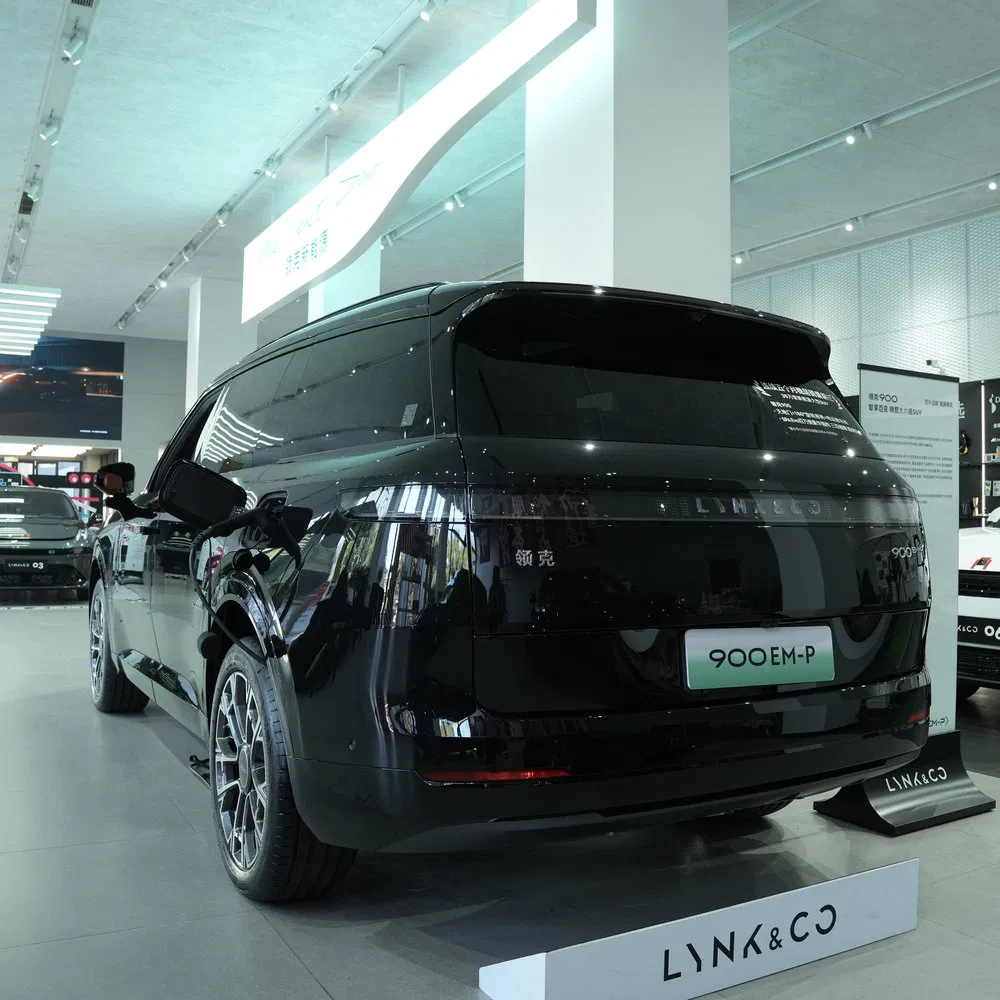 High-Efficiency Hybrid Powertrain Lynk &amp; Co 900 2026 Electric Vehicle Luxury SUV with Export License