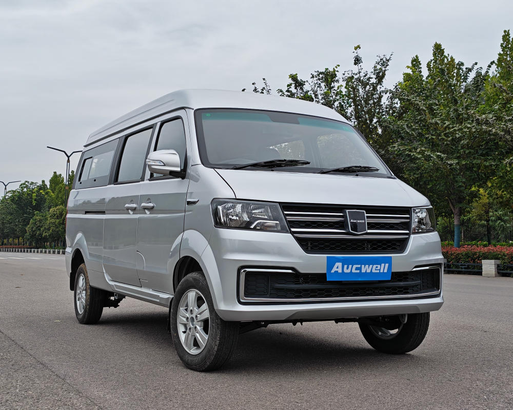Reliable 9-Seater Electric Minivan Right Hand Drive 300km Dual Airbags