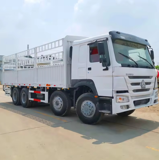 HOWO 8X4 Commercial Side Wall Freight Vehicle