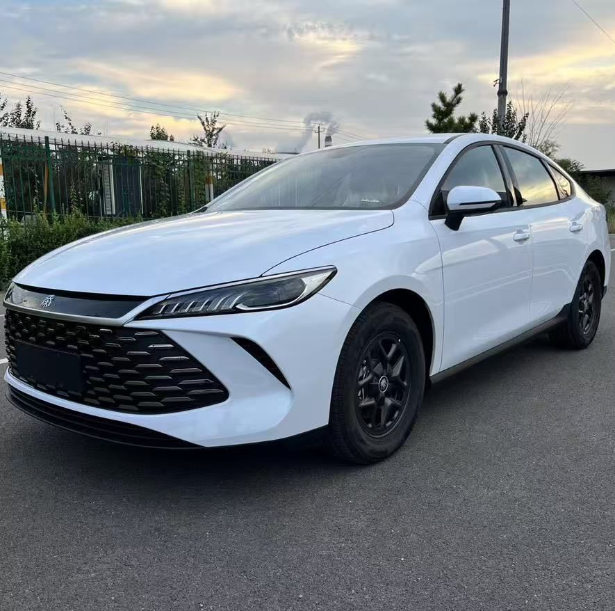 2025 Byd Qin Plus Dm-I 120km Flagship Edition Hybrid Sedan