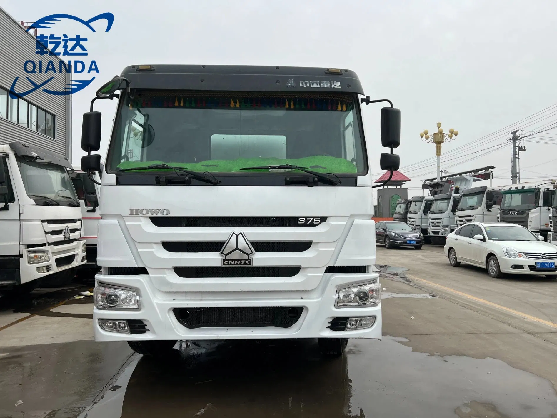 HOWO 6*4 Concrete Mixer, Commercial Vehicle, Low Price for Sale in China