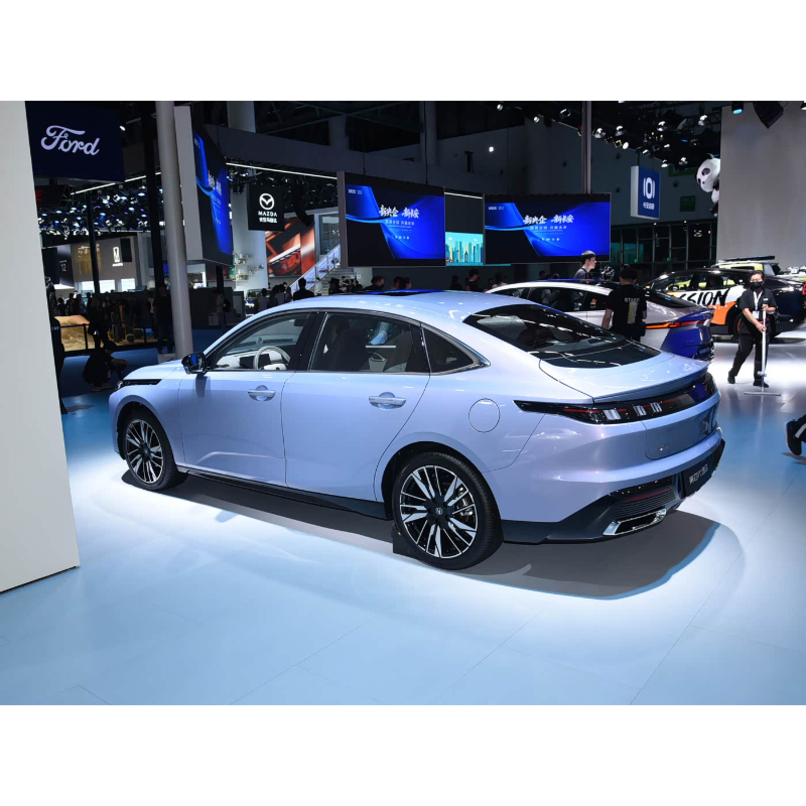 Family Friendly Compact Sedan Panoramic Sunroof Ambient Lighting Comfortable Seats Changan Eado