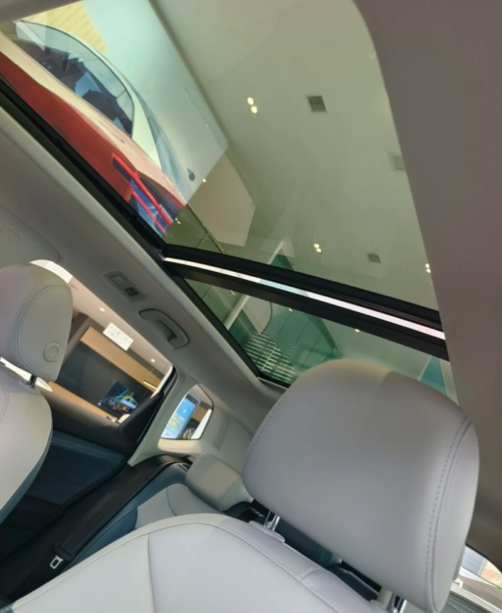 VW Brand-New Tharu Xr 2025 300tsi Replacement of T-Cross, 0-Kilometer Used Car, Family Car, Fuel-Powered Vehicle, Good Price Sedan