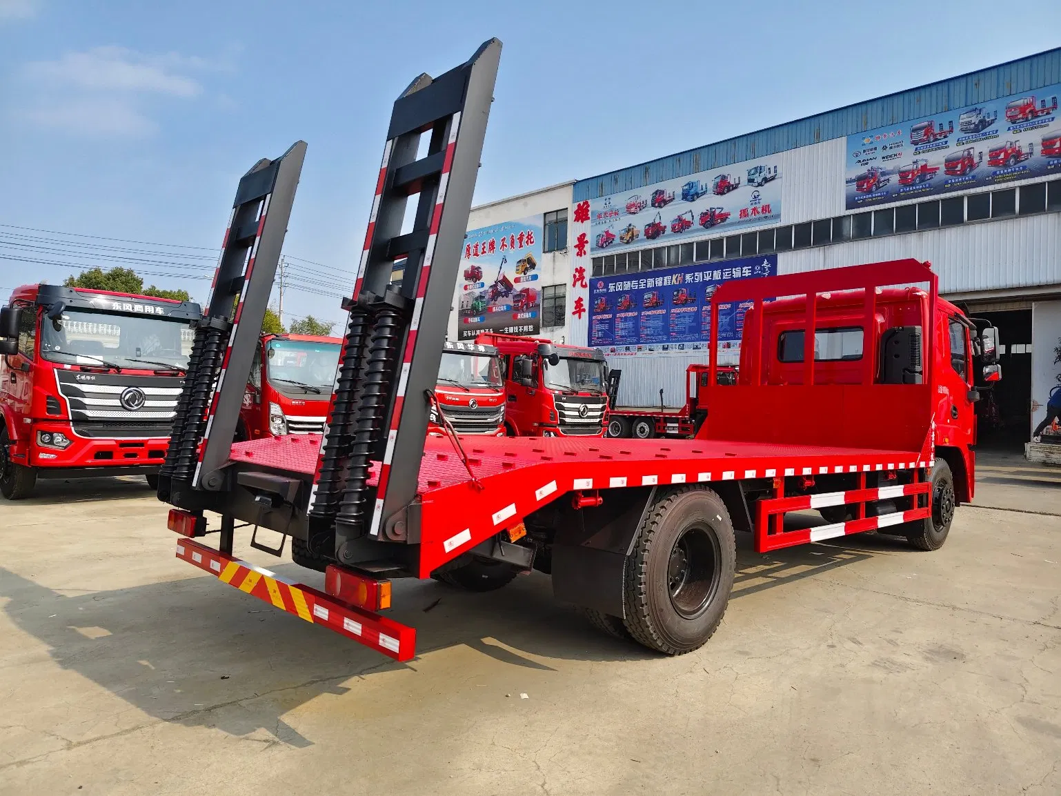 Cost-Effective Dongfeng 4X2 Oversized Construction Machinery Transporter Flatbed Vehicle