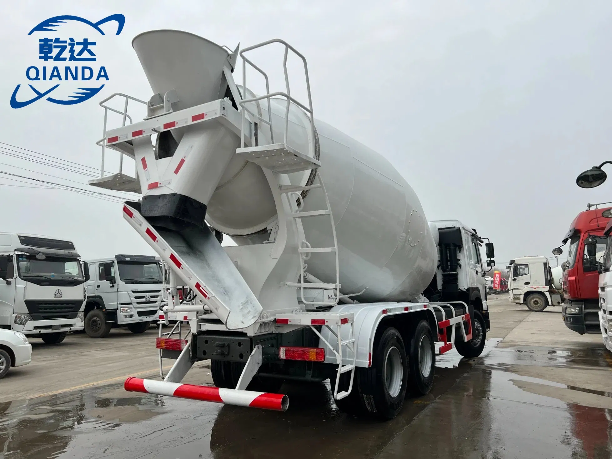 HOWO 6*4 Concrete Mixer, Commercial Vehicle, Low Price for Sale in China