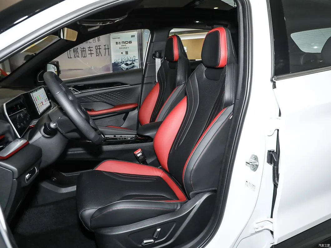 Geely Coolray Side View