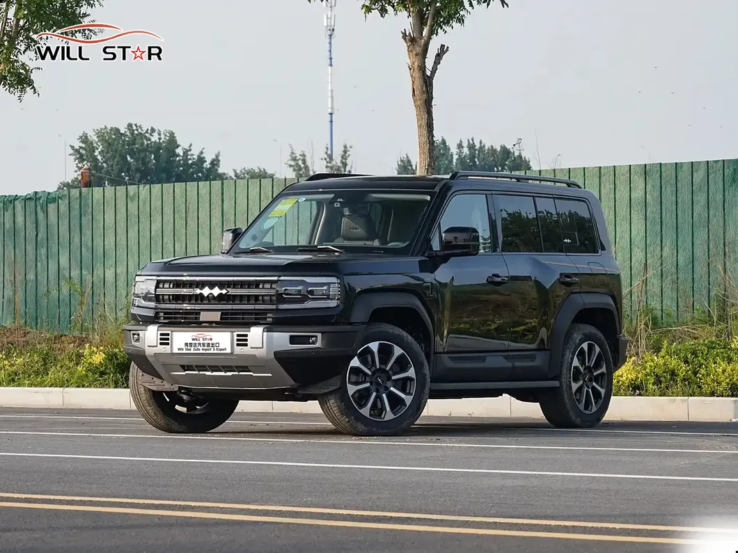 Formula Leopard 5 Exterior