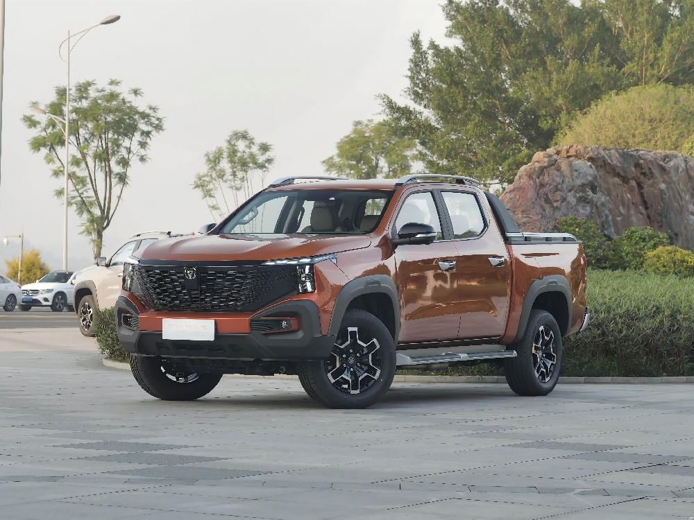 Changan Hunter Extended Range Pickup Truck with Hybrid Electric Drive System