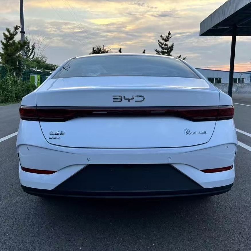 2025 Byd Qin Plus Dm-I 120km Flagship Edition Hybrid Sedan