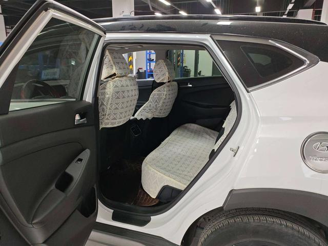 Affordable Hyundai Ship Touring Commercial Vehicle for Sale