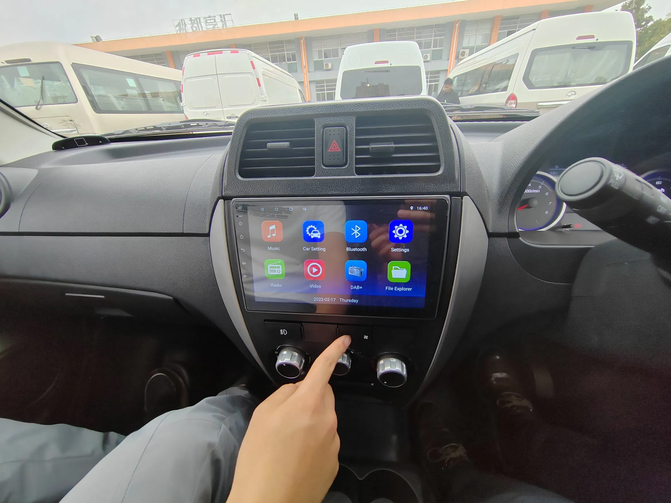 Acuwell Lightweight New Energy Electric Minivan: Export Ready for Easy Handling and Low Energy Consumption