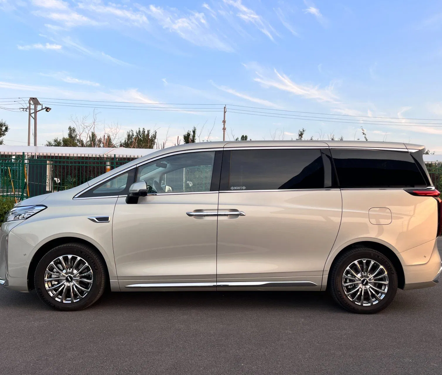 Wei 2024 Alpine 4WD Executive Plus 7 Seater MPV Medium Large Plug-in Hybrid New Energy Cars Family Car