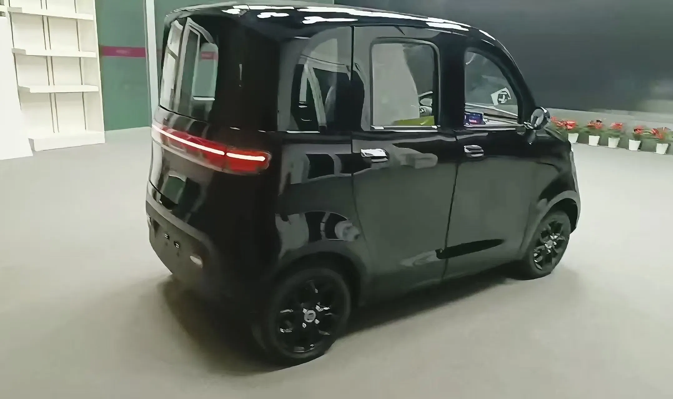 Five-Door Electric Four-Wheel Smart Car City Car L2e EEC Certificate Minicar