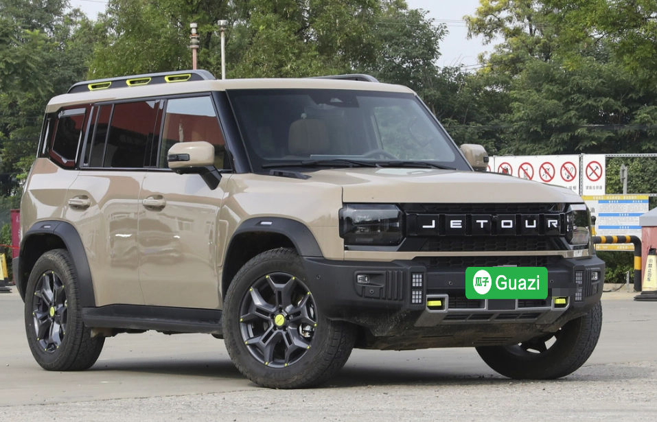 Jetour Traveler 5-Seater SUV 2.0t 254 Horsepower Pure Gasoline Hybrid