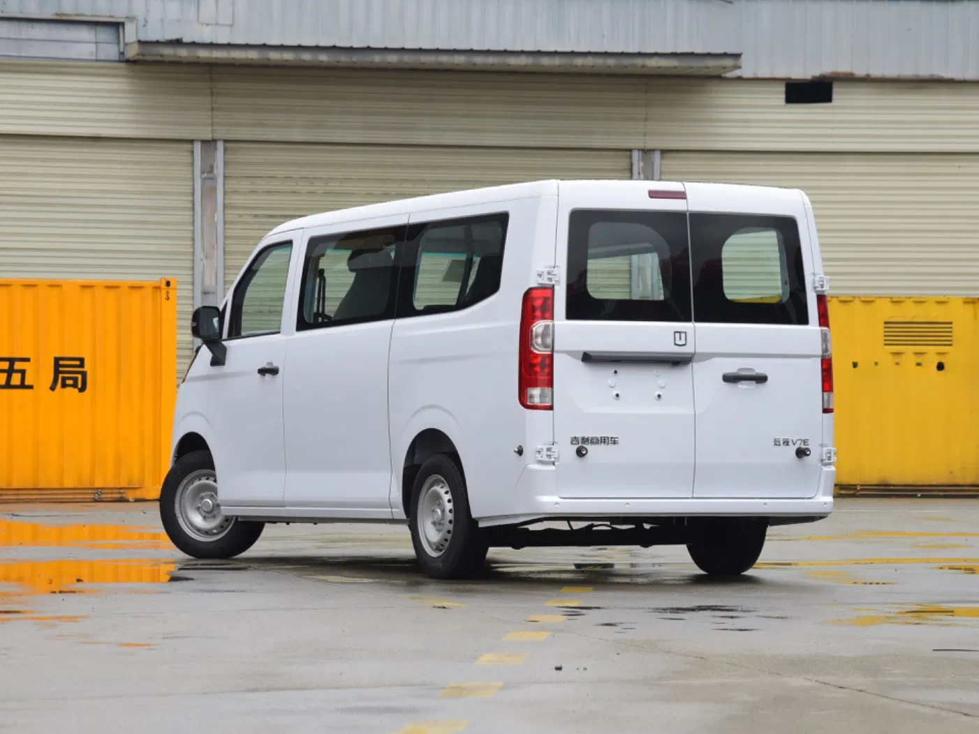 Geely Farizon V7e Electric Cargo Van with 51.4kwh LFP Battery and 700km Long Range Commercial Vehicle