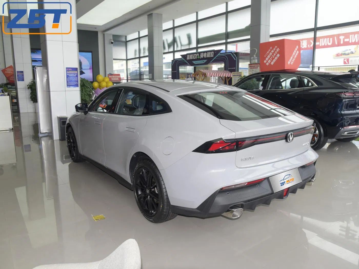 Hot Selling Chinese Changan Uni-K Idd 1.5t Awd EV Luxury Sport New Energy Vehicles 5-Door 5-Seat SUV Hybrid Cars