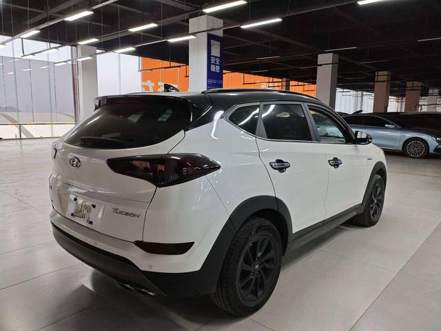 Affordable Hyundai Ship Touring Commercial Vehicle for Sale