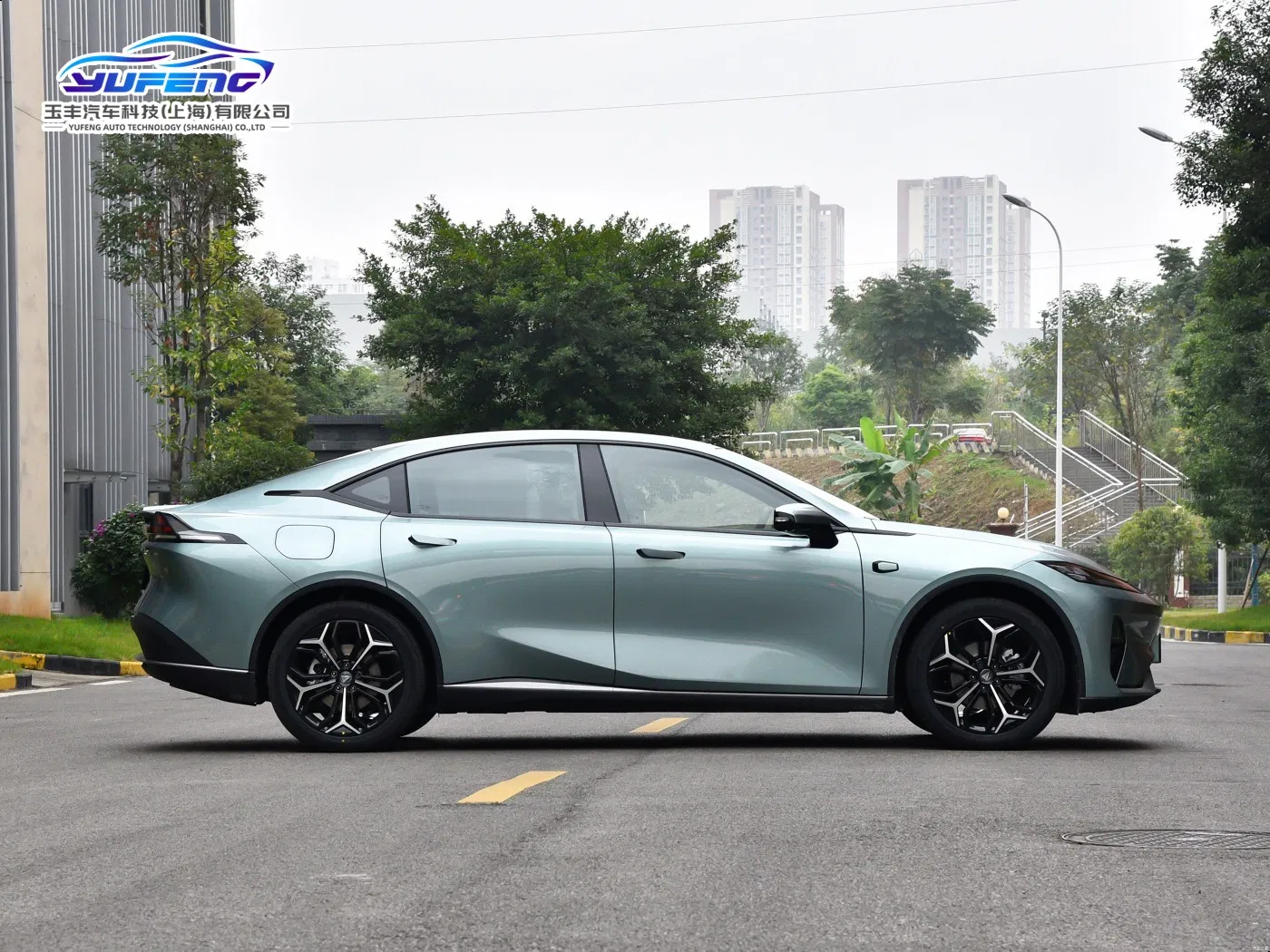 Luxury Deepal L07 Extended Range Pure Electric 5 Door 5 Seats Smart Hatchback for City Driving