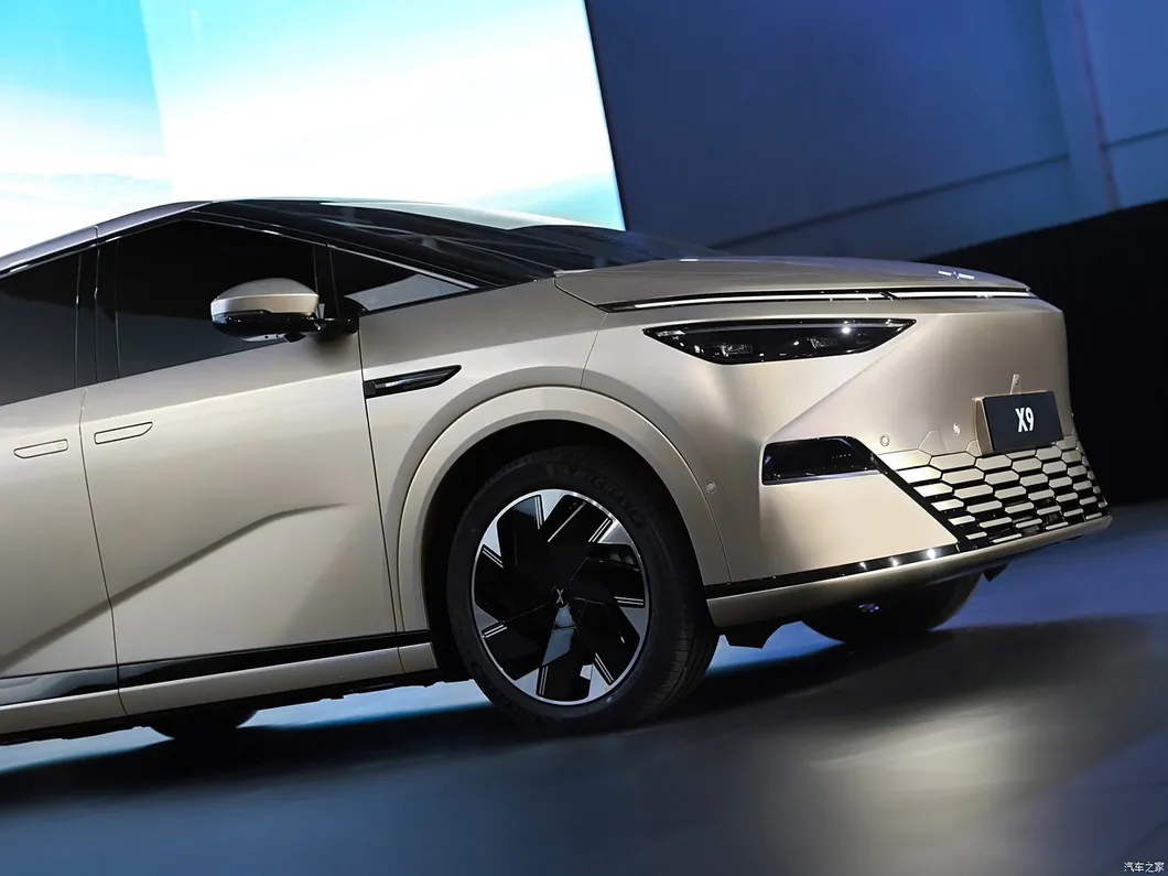 Xpeng X9 Detail 3