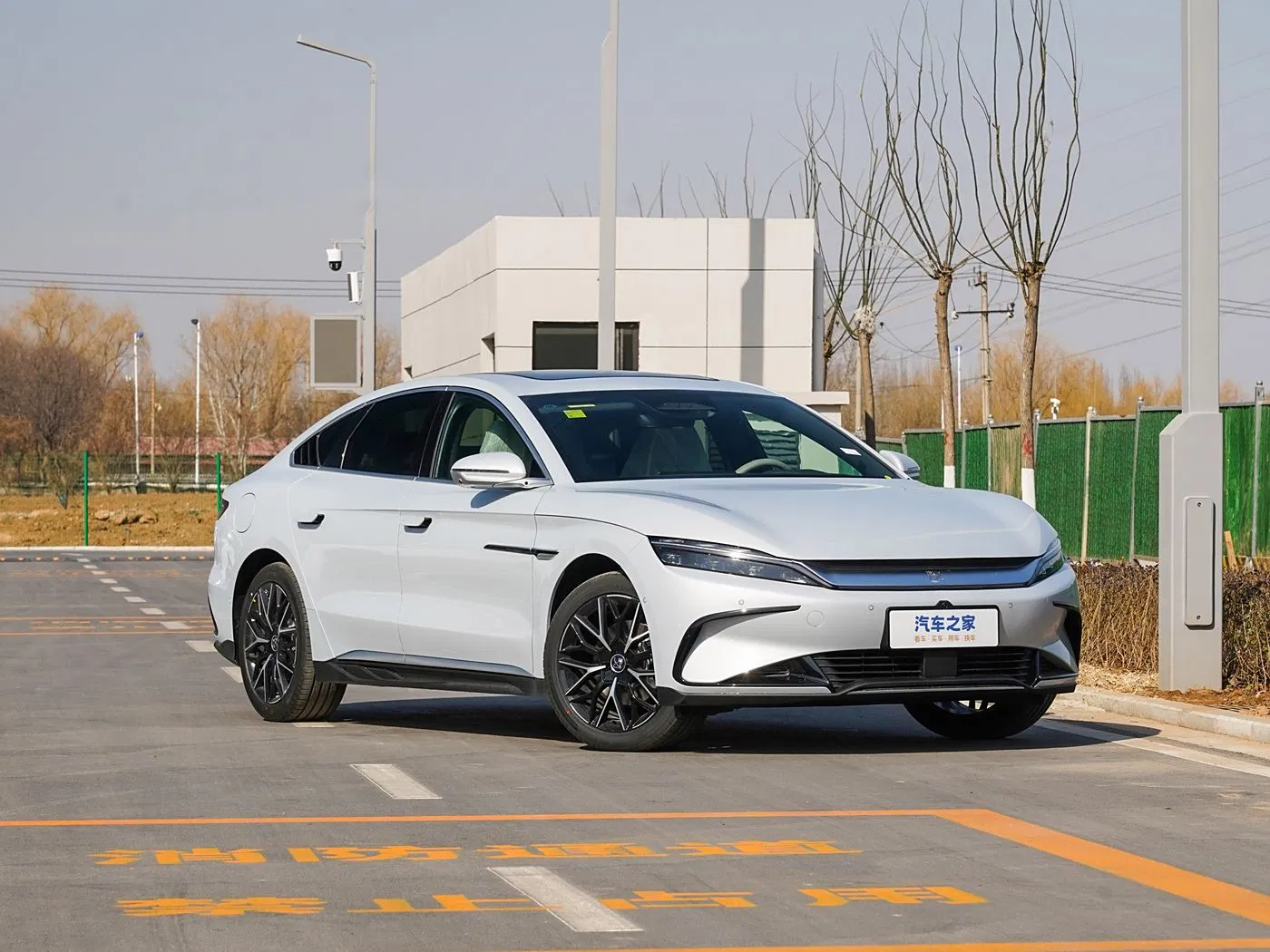 Byd Han 2025 EV Smart Driving Edition 701km Premium Honor and Glory Edition Pure Electric MID-Large Sedan All Versions Available