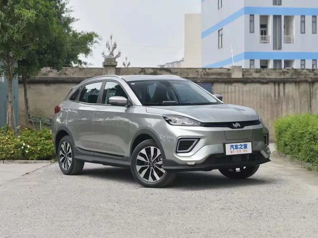 Electric <a href='/catalog/china-oem-sedan-manufacturers-supplier/'>Sedan</a> Front View