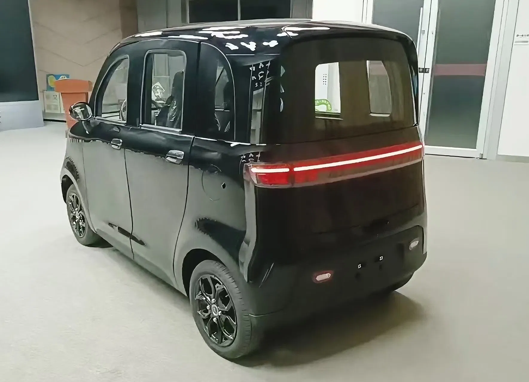 Five-Door Electric Four-Wheel Smart Car City Car L2e EEC Certificate Minicar