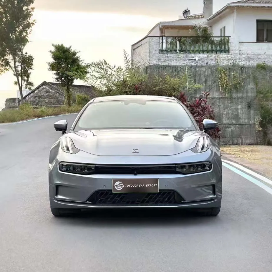 Zeekr 007 Side Profile